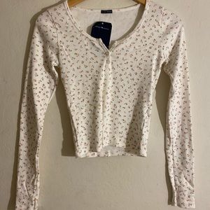 Brandy Melville Pink and White Floral Long Sleeve (fits sizes XS and S)